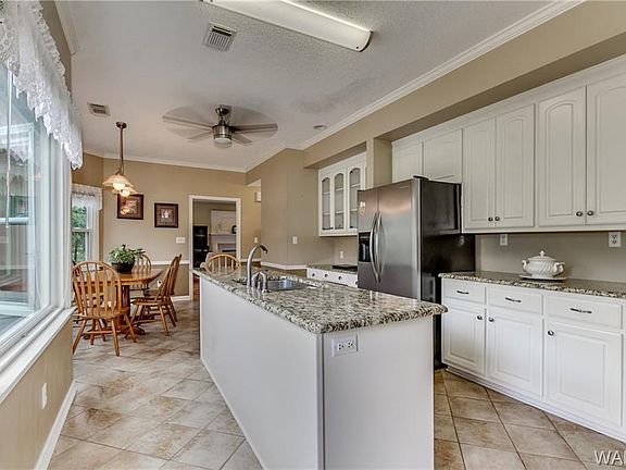2nd image of 5928 Bradford Ln