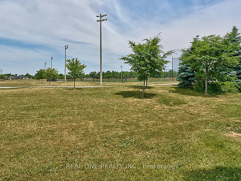 5881 Blue Spruce Ave — Photo 32