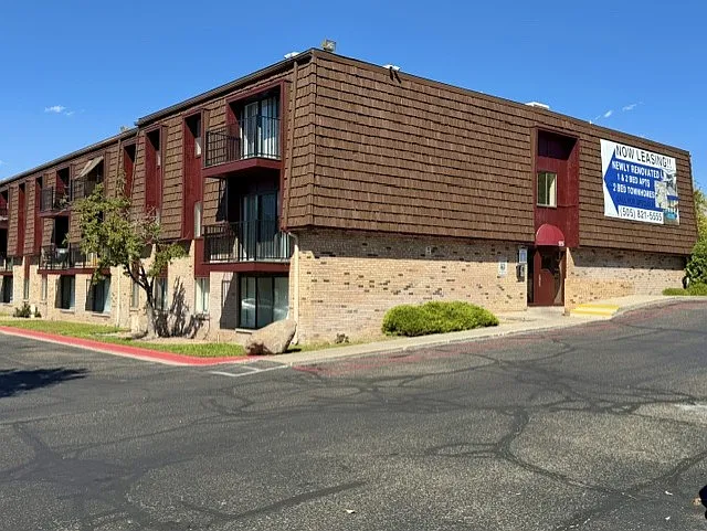 Academy Heights Apartments — Photo 12