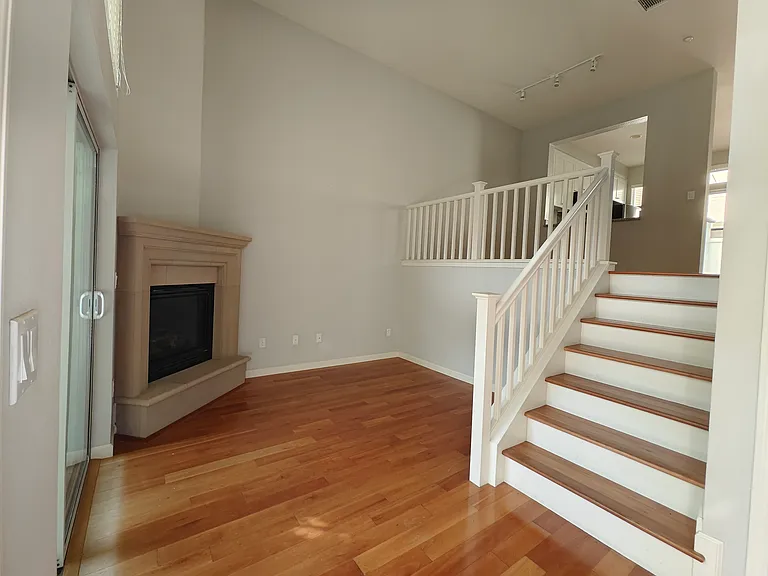171 Bel Air Ct — Photo 2