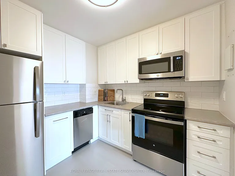 30 Denton Ave #1021 — Photo 5
