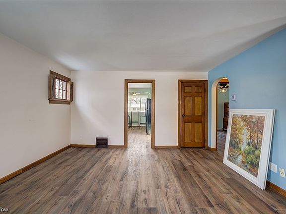5th image of 160 Pasadena Ave