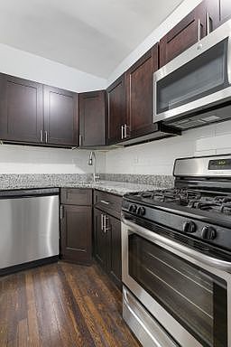 4th image of 6116 N Winthrop Ave APT 1W