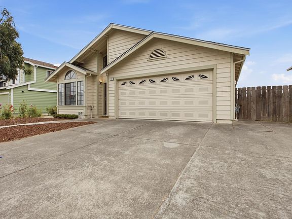3rd image of 751 Pueblo Way