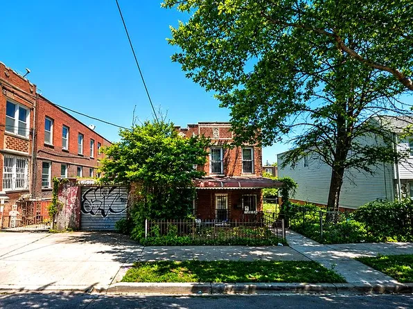 649 Pine St, Brooklyn, NY 11208