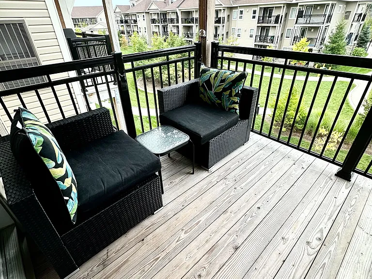 4 Cove Ct #306 — Photo 3