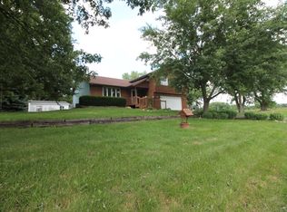 8023 Faraway Ln, Winnebago, IL 61088