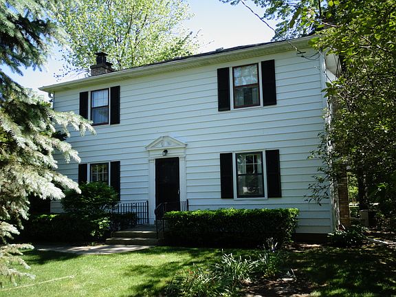 3rd image of 1870 Park Ave W