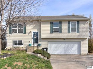 16116 Greenleaf St, Omaha, NE 68136
