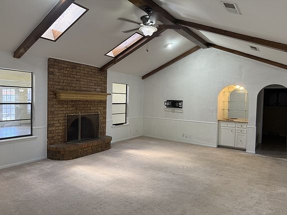 5th image of 4211 Russell Dr