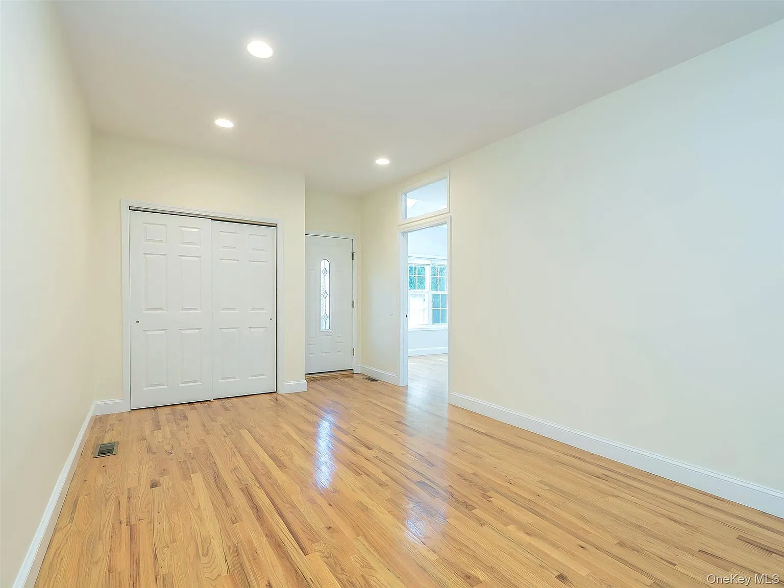 3 bed, 2.5 bath, 2600 sqft, $6,500 — Photo 3