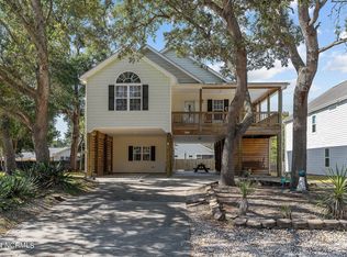 155 NE 33rd St, Oak Island, NC 28465
