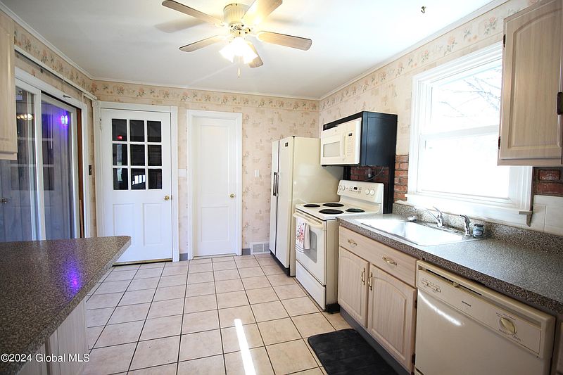 3rd image of 29 Fredericks Road