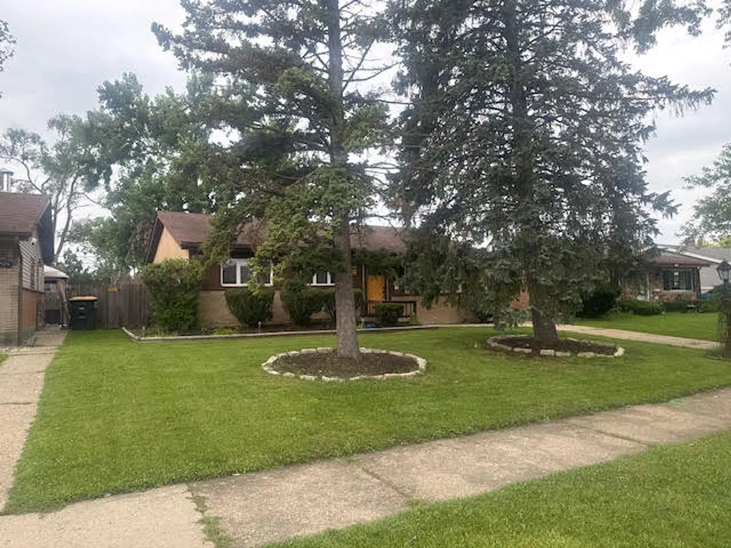 Move-In Ready 3Br 1Ba — Photo 2