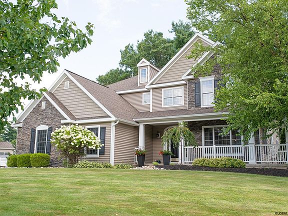 3rd image of 8 Stablegate Dr