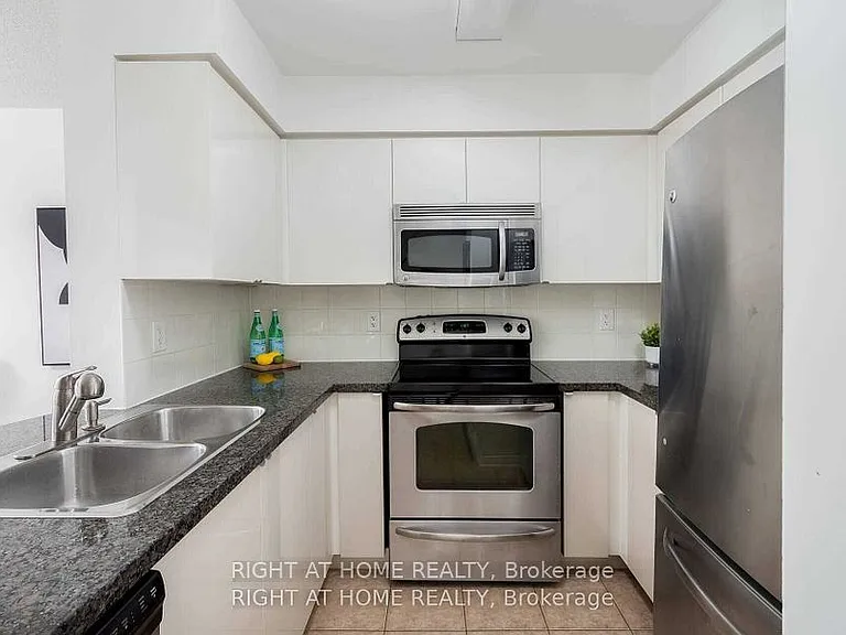 4850 Glen Erin Dr #1106 — Photo 8