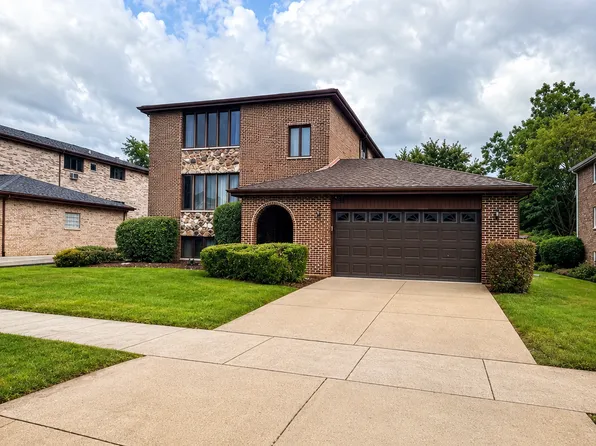 11130 S Helena Dr #3, Palos Hills, IL 60465