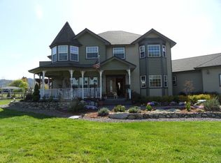 826 Oak Grove Rd, Medford, OR 97501