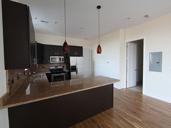 3rd image of 2024 N California Ave APT 3E