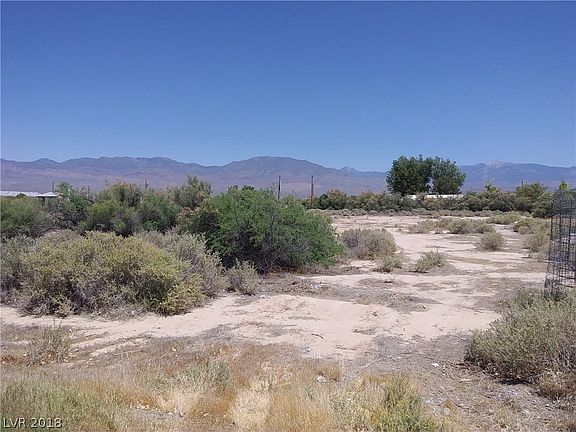 3rd image of 2421 N Palomino Ln