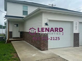 2703 W Olive St #B, Springfield, MO 65802