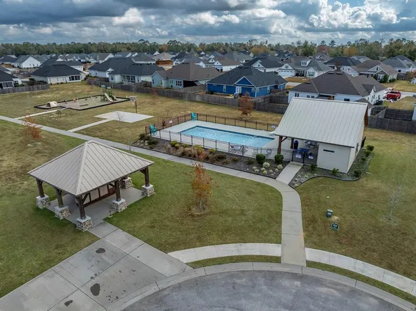 334 Barry Field Cir, Hahira, GA 31632