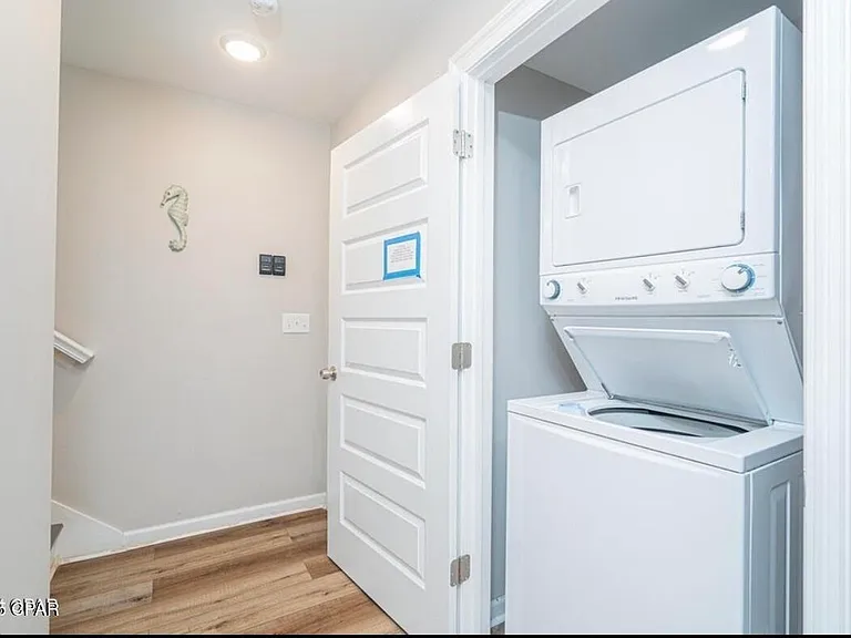 6320 Beach Dr — Photo 22