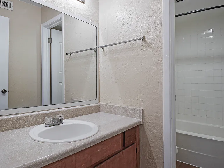 South Fork Apartments — Photo 14