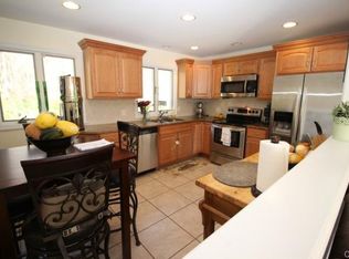 15 Crestwood Pl, Shelton, CT 06484