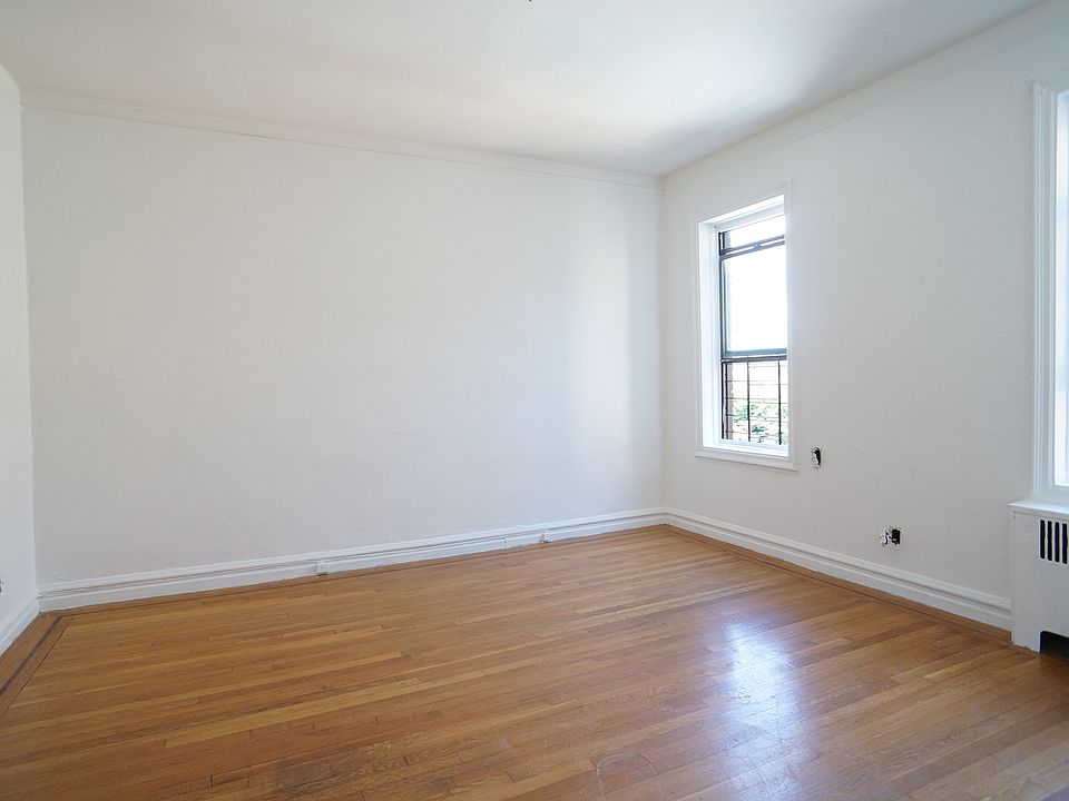 2nd image of 314 E 201st St APT 6B