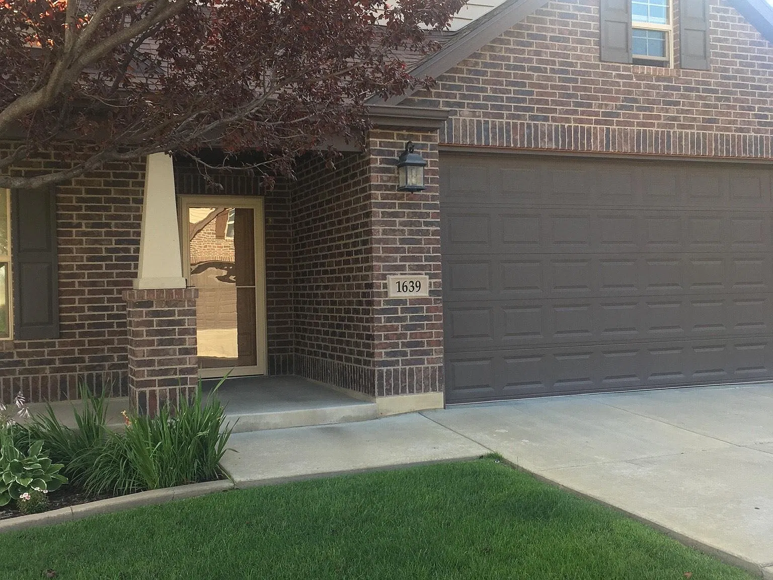 3 bed, 1595 sqft, $1,950 — Photo 2