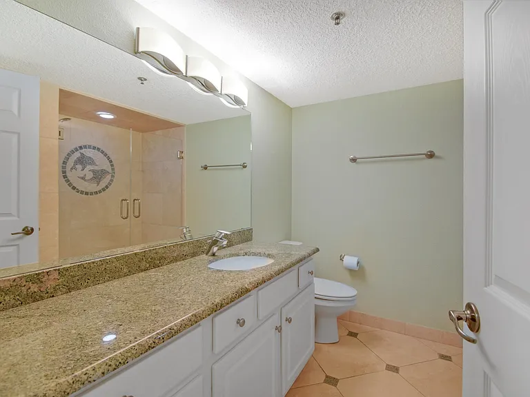 324 Village Dr #B — Photo 13