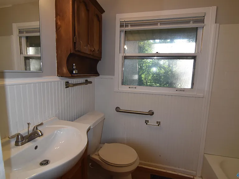 411 Ewing Dr — Photo 14