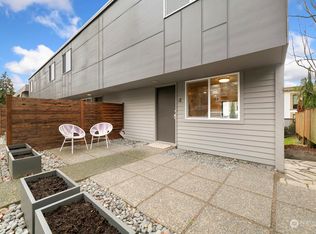 10108 NE 68th St APT 4, Kirkland, WA 98033