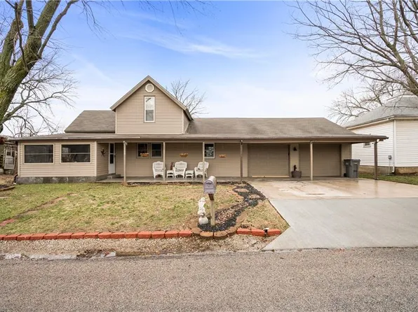 109 N Julia St, Thayer, KS 66776