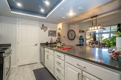 3 bed, 1541 sqft, $2,975 — Photo 3
