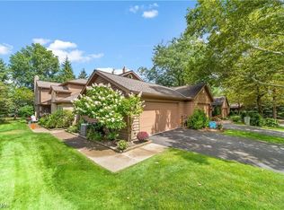 5 Sherwood Ct, Beachwood, OH 44122
