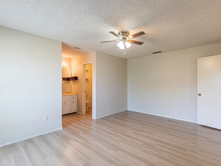1733 Chucker Ct — Photo 10