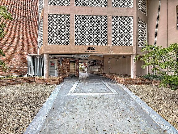 4th image of 6580 Santona St #A16