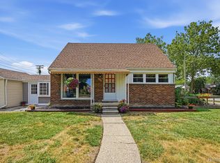 22601 Chapoton St, Saint Clair Shores, MI 48080