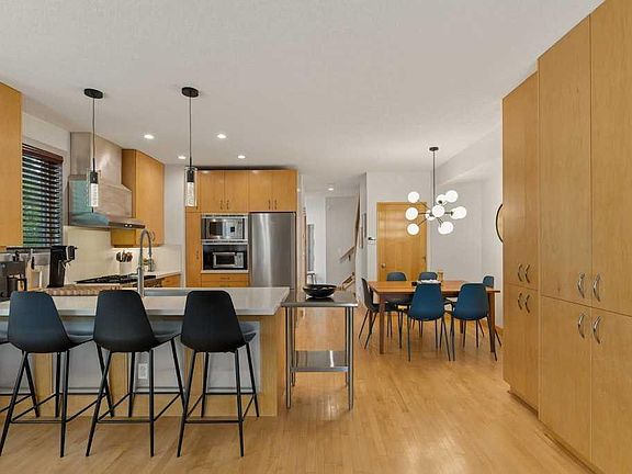 5th image of 202 E 26th Ave NW