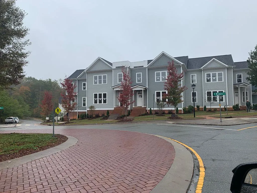 4 bed, 3.5 bath, 2900 sqft, $2,745 — Photo 1