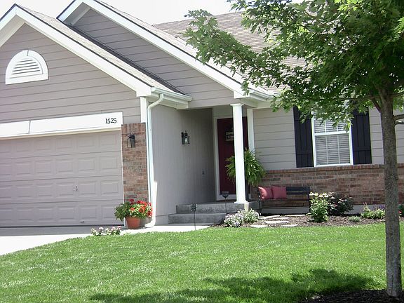 2 CAR GARAGE