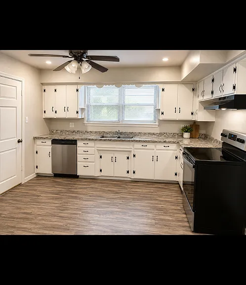 3508 Meadowbrook Dr — Photo 4
