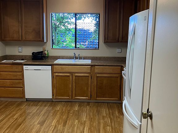 4th image of 110 Gazania Ct