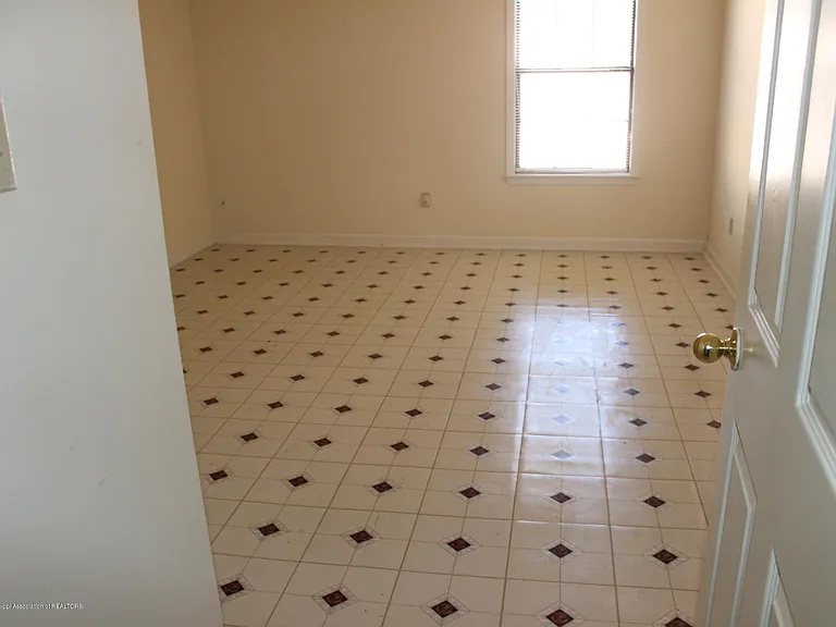 7090 Greenbriar Dr — Photo 11