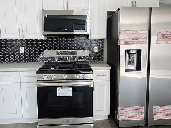 3rd image of 3328 Portola Ave #1/2