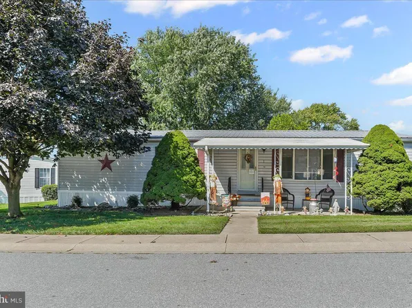 1 Creekside Dr, West Grove, PA 19390