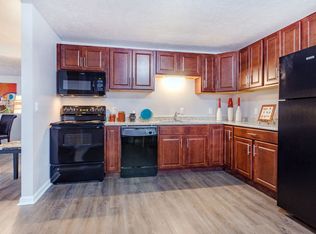 610 E College St #C7, Jackson, TN 38301