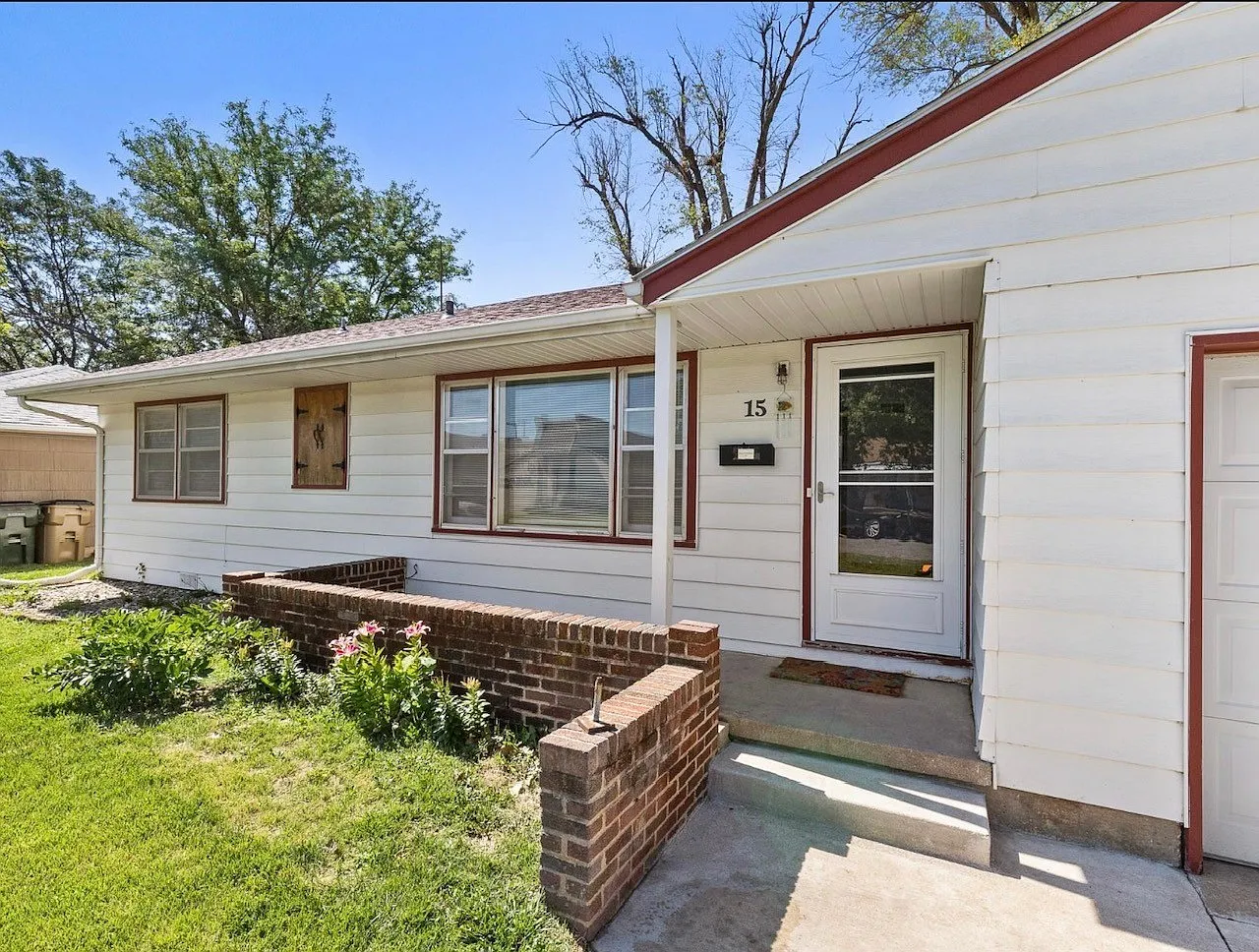 3 bed, 840 sqft, $950 — Photo 2